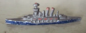 Navire de guerre miniature plomb Quiralu ? Longueur 15,2 cm Poids 255 grs - Imagen 1 de 6