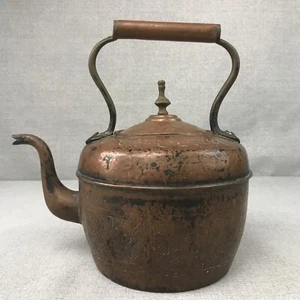 Antigua tetera de cobre con patrón grabado y diseño estampado decoración de casa de campo - Imagen 1 de 9