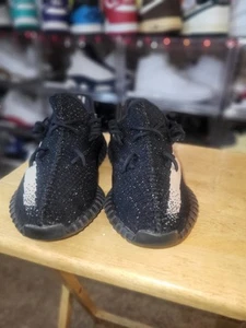 Adidas Yeezy Boost 350 V2 Core Black White Size 9M - Picture 1 of 7