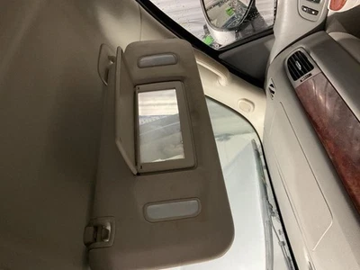 Parasol derecho pasajero iluminado para 07-14 ESCALADE 1394418 Foto 1 de 4