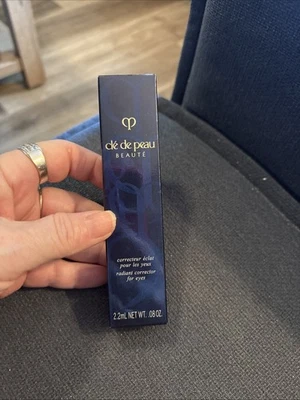 Cle De Peau Beaute Radiant Corrector Beige 2.2ml.  New Inbox - Image 1 of 4