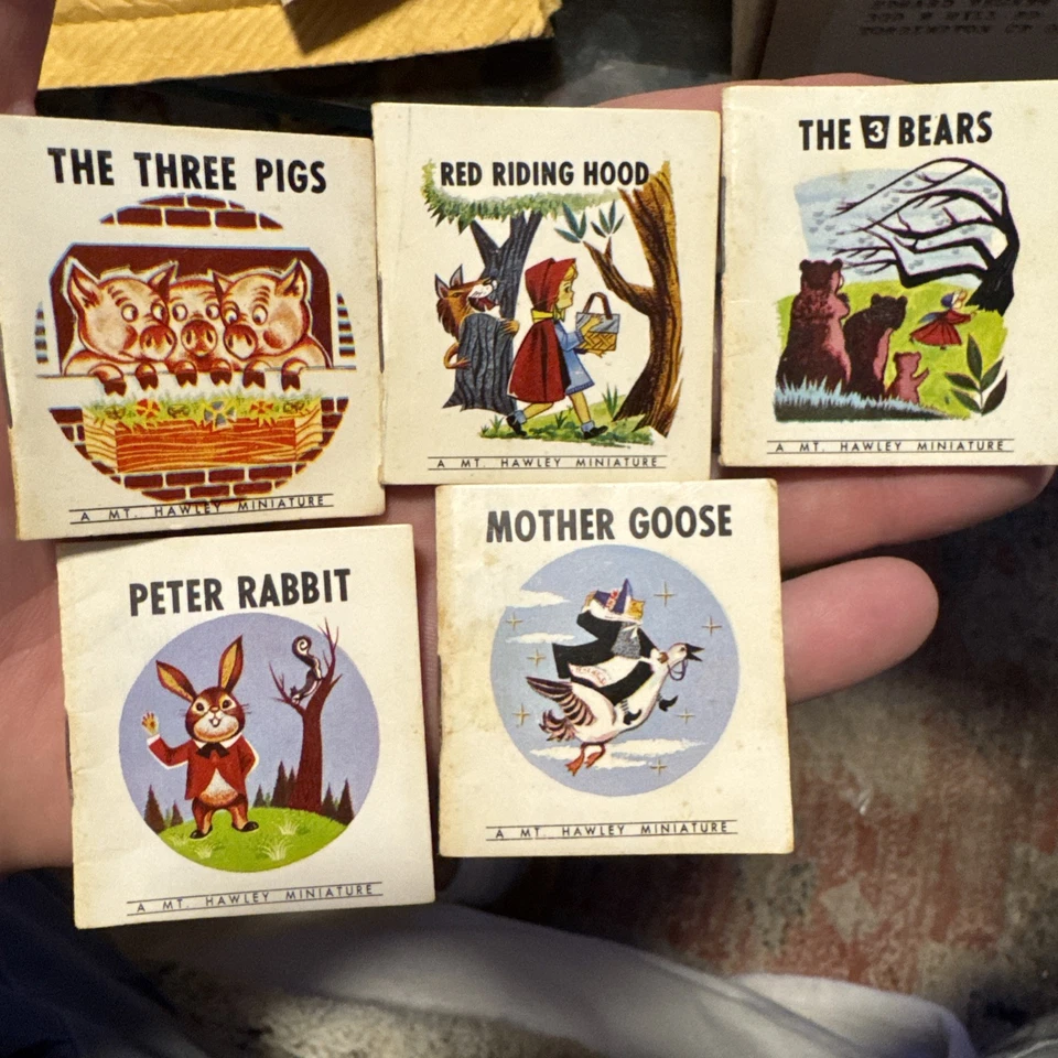 5 Mt Hawley Miniature Books - Image 1 of 1