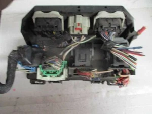 09 MÓDULO DE CAJA DE FUSIBLES DODGE NITRO LIBERTY TIPM FUSEBOX Y ENCHUFE DE CABLEADO BCM 0469888AD - Imagen 1 de 4