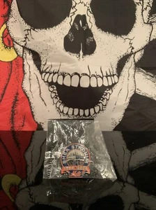 BRAND NEW Shea Stadium 1964-2008 New York Mets Baseball Lapel Pin SGA Giveaway - Picture 1 of 2