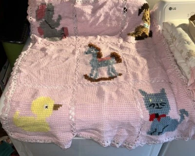 Винтажное вязаное крючком фермерское детское одеяло на коленях афганское квадратное ручной работы - Изображение 1 из 4