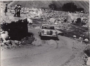 MERCEDES 220 COCHE DE TURISMO ARGENTINO GRAN PREMIO 1961 ÉPOCA ORIGINAL FOTO PRENSA - Imagen 1 de 2