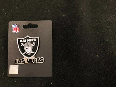 NOVA primeira edição! - Broche de lapela Las Vegas Raiders Shield Logo / texto LV - NFL - Imagem 1 de 4