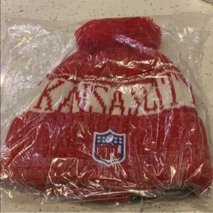 Kansas City Chiefs Knit Pom Pom Hat NFL Field Apparel NWT - Picture 1 of 7