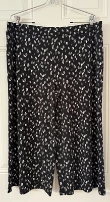 Susan Graver Petite Liquid Knit Crop Black White Gray Capri Pants Petite Large - Image 1 of 4