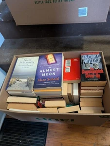 Lot Of Ten Random Paperback Books - Bild 1 von 2
