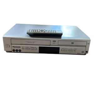 Panasonic Modello PV-D4744S A VCR DVD Combo con Telecomando *Funzionante* - Foto 1 di 7