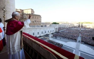 Pope Robert Francis Prevost Leo XIV Waving to the crowd ULTRA PREMIUM PRINT #PL8 - Picture 1 of 1
