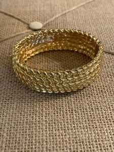 St. John Bangle - Picture 1 of 5
