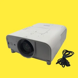 READ Sanyo PLC-XT35L PRO xtraX Multimedia Multiverse Projector #IS9573 - Picture 1 of 11