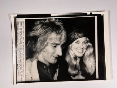 Rod Stewart Photo Alana Hamilton Black And White Press Promotion April 5th 1979 - Image 1 of 4