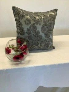 Copricuscino Grigio Stampa Fiori Edizione Limitata 17" x 17" 44cm x 44cm Copricuscino - Foto 1 di 4