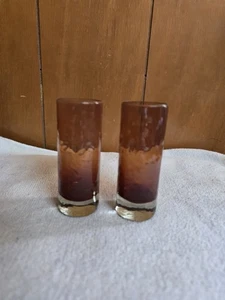 Bernsteinfarbenes mundgeblasenes Schnapsglas signiert vom Künstler 2er Set - Bild 1 von 7