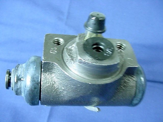 Cilindro de rueda de freno para 89 Yorker Daytona Lancer Shadow Spirit TRASERO Foto 1 de 3