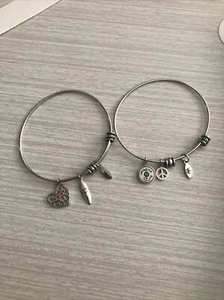 Hallmark Celebrate Life Adjustable Charm Bracelet Love & Peace.      B17 - Picture 1 of 7