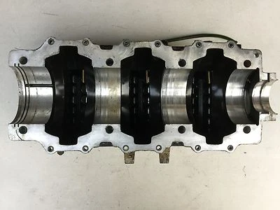 2004 EVINRUDE 75HP CYLINDER CRANKCASE Assy ONE SIDE 5005280 75HP-90HP - Image 1 of 4