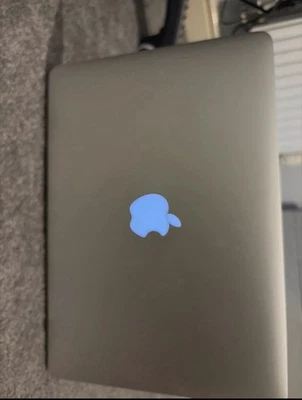 Apple MacBook Air 13" - Image 1 of 4