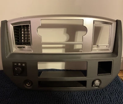 06 07 08 Dodge Ram 1500 2500 3500 Center Dash Radio Climate Bezel Trim Foto 1 de 4