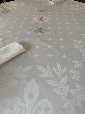 Antik’Etoffe, Nappe Fleurs De Lys Monogramme sous Couronne,Cadeau Unique,160x290 - Photo 1/4