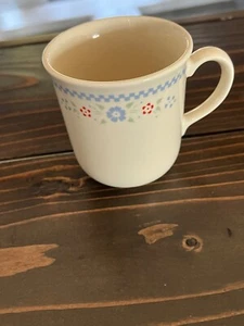 Corelle Corning Ware Mug Needlepoint Pattern 3 1/2" Vtg 8 oz Cup - Picture 1 of 2