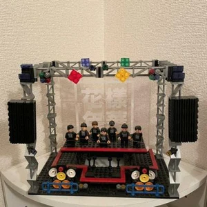BTS Bangtan Boys LIVE ON STAGE kayo nenka LEGO BLOCK figure - Picture 1 of 3