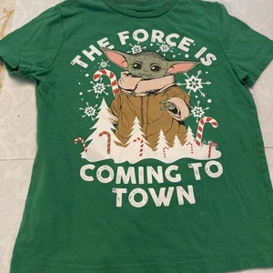 Girls “Star Wars” Christmas Top - Green - size XS - Picture 1 of 3