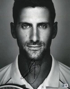 Foto autógrafa firmada por Novak Djokovic 11x14 - Superestrella del tenis con certificado de autenticidad Beckett - Imagen 1 de 1