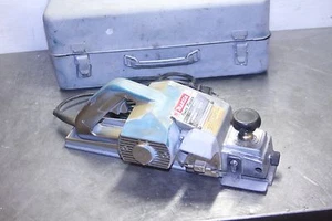 MAKITA POWER PLANER MODEL 1100 with METAL CASE - Picture 1 of 9
