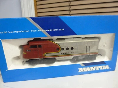 HO Scale AHM ATSF Santa Fe C-Liner Diesel Locomotive #5028 excellent condition - Image 1 of 2