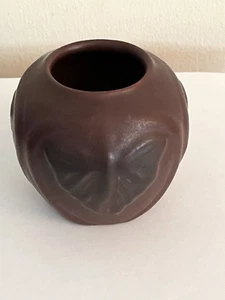 20er Jahre antike Kunstkeramik Van Briggle Maulbeere Schmetterling 3" Vase. Art Deco - Bild 1 von 5