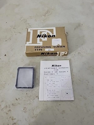 Nikon  Focusing  Screen  Type  B  for  F Or F-Photomic-T JAPAN - Image 1 of 3