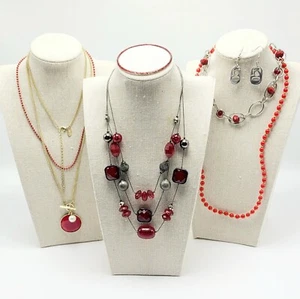 Lote de joyas temáticas rojas collares encantadores Charlie Ny pedrería con cuentas... - Imagen 1 de 13