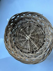 Hand made wicker basket small shallow bread style basket great vintage condition - Picture 1 of 4