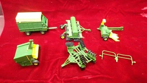 ATTACCHI GIOCATTOLO JOHN DEERE FARM (5) CINQUE DIE CAST GREEN SCALA 1/64 - Foto 1 di 3