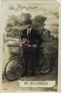 Un hombre con una bicicleta - Ciclismo - Foto antigua postal años 1900 (3) - Imagen 1 de 2