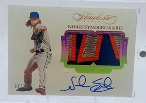 NOAH SYNDERGAARD 2017 Flawless Game Used Patch Auto Signed Gold /10 - Picture 1 of 2