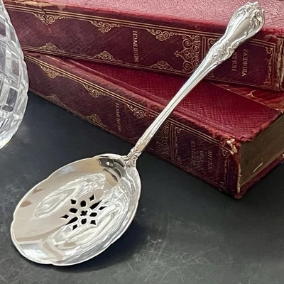 Servidor de tomate OLD MASTER de TOWLE SILVER-plata esterlina-7 3/8" Foto 1 de 4