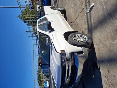 Conjunto de filtro de aire usado se adapta a: camioneta Chevrolet Silverado 1500 2021 sin ca alta Foto 1 de 4