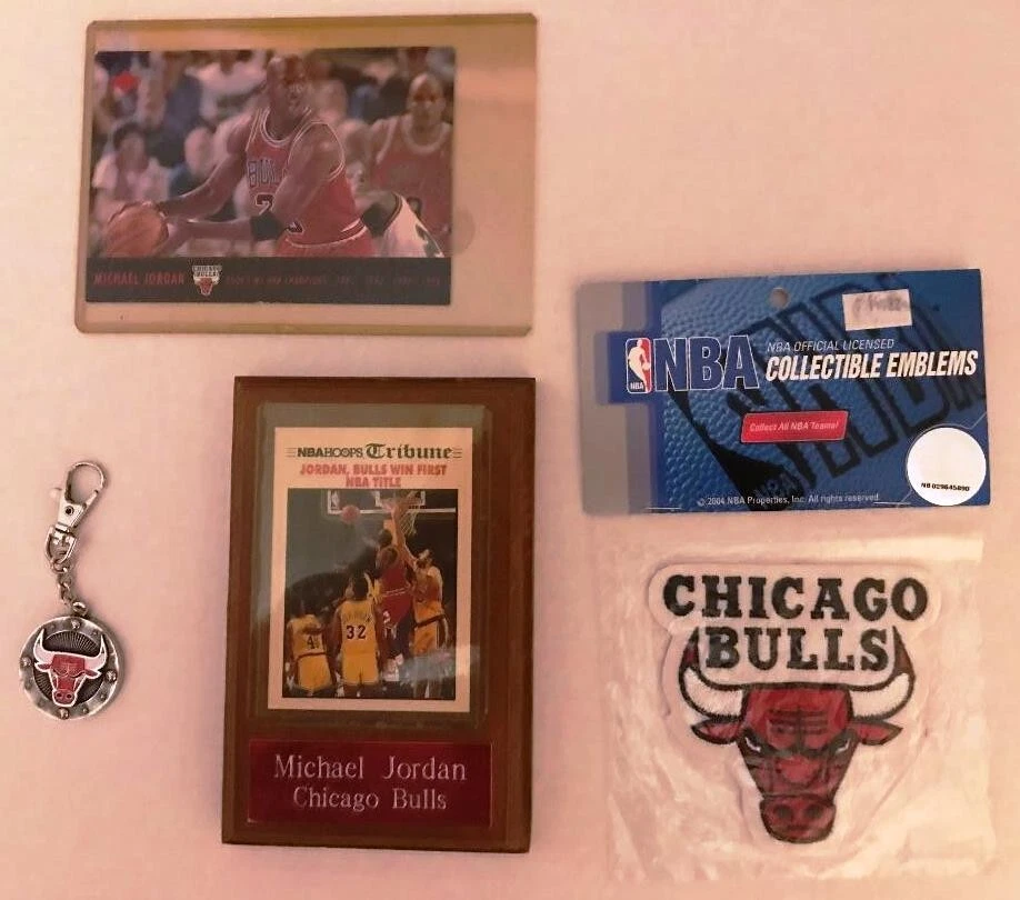 CHICAGO BULLS PATCH, JORDAN CARD AND PLAQUE, KEY CHAIN - Image 1 of 1
