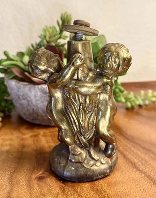 Soporte de querubín vintage con varilla roscada base adornada tono dorado para restauración  Foto 1 de 4