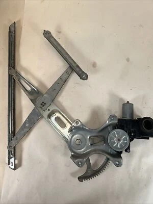 TOYOTA PRIUS V 2017 BOBINADORA REGULADOR VENTANA IZQUIERDA 5 puertas Estate Foto 1 de 4