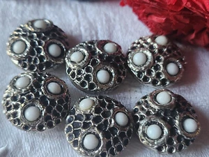 Collection lot 6 boutons résine argenté perlé blanc vintage pied 2,2 cm ref 2175 - Picture 1 of 2