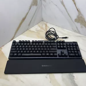 SteelSeries Apex 5 Gaming Keyboard - Picture 1 of 2