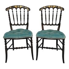 Paire de chaises de chambre Napoléon III, bois laqué noir et or