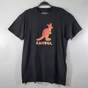 CAMISA NUEVA KANGOL BORN BRITISH NEGRA SPELLOUT ROJA LOGOTIPO CANGURO TALLA GRANDE - Imagen 1 de 5