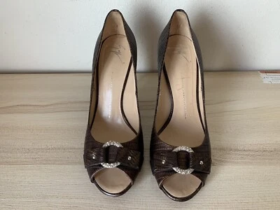 Zapatos de salón Y2K Giuseppe Zanotti Design para mujer talla 40 EE. UU. 9 marrón cocodrilo en relieve con joyas Foto 1 de 4